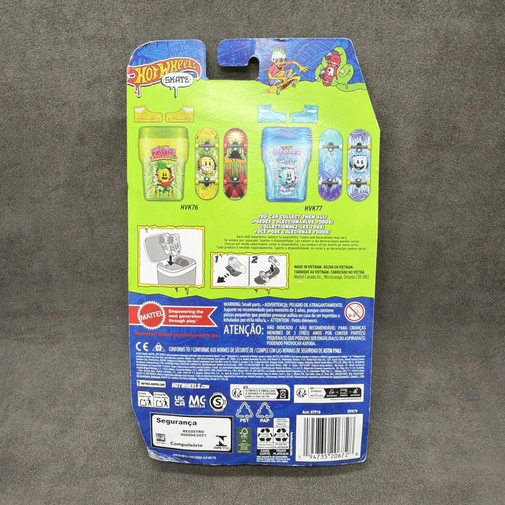 Hot Wheels Skate Banana Licious Complete 2 Decks Fingerboards And Shoes
